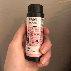 Redken Shades EQ Gloss 09V in Cool Platinum